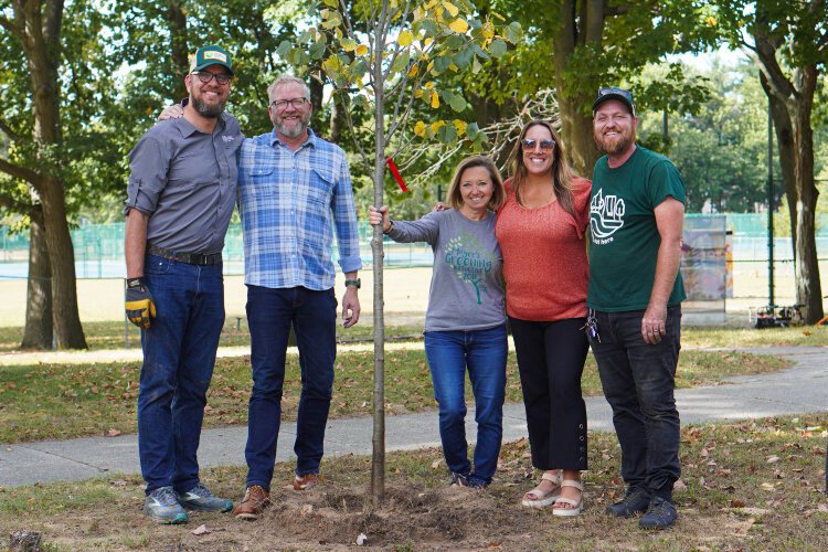 Mayor Bliss' final Mayor's Greening Initiative as mayor - with Stacy Bare, Steve Faber, Stephanie Andrews, Lauren Davis (Neighborwoods fall tree planting in partnership with Mayor's Greening Initiative, 2024), photo by Evie Dzomba.