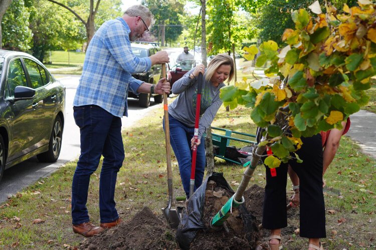 Mayor Bliss planting her final Mayor's Greening Initiative tree as mayor with Steve Faber (Neighborwoods fall tree planting in partnership with Mayor's Greening Initiative 2024), photo by Evie Dzomba,