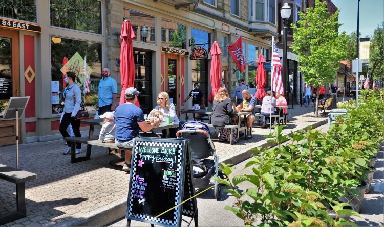 Restaurants in downtown Holland use more sidewalk space to expand outdoor dining