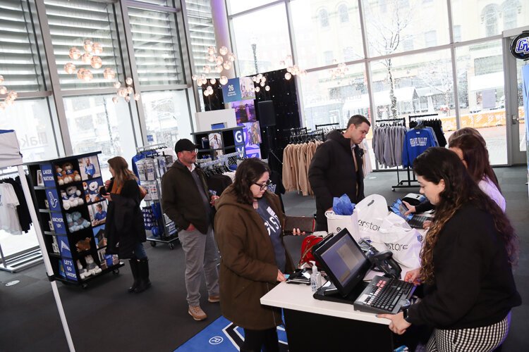 Opening day shopping at the GVSU Laker Store.