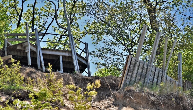 The dunes-outlook platform at Kirk Park faces the possibility of collapse.