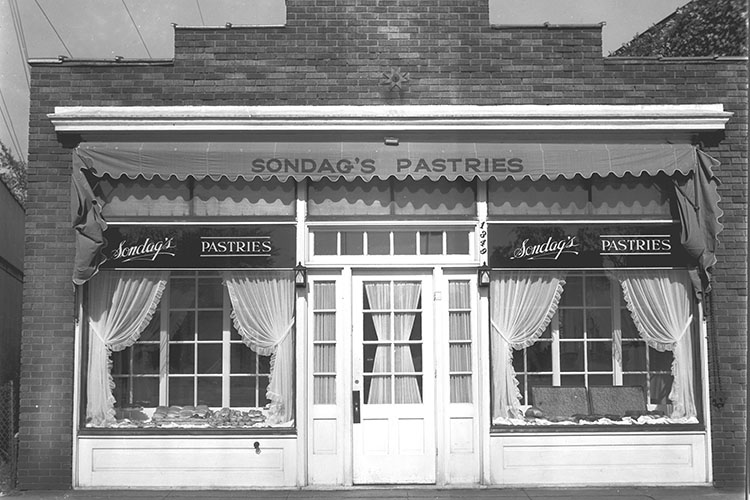 1349 Lake Drive SE, Sondag's Pastries in 1944