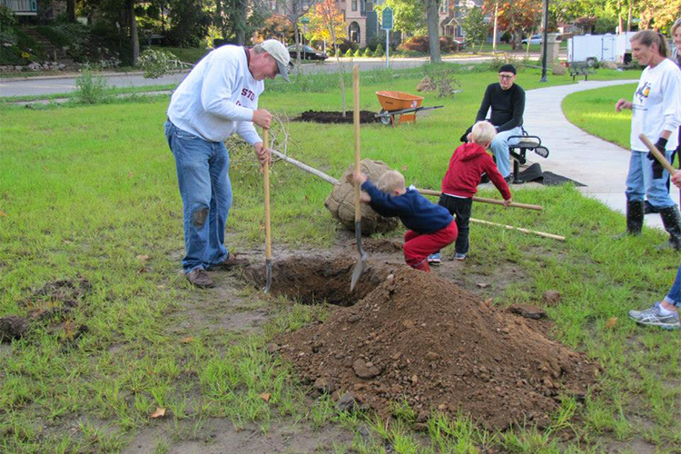 Brewer's Grove Planting & Party in the Park: Get dirty for community and sip with beer gods