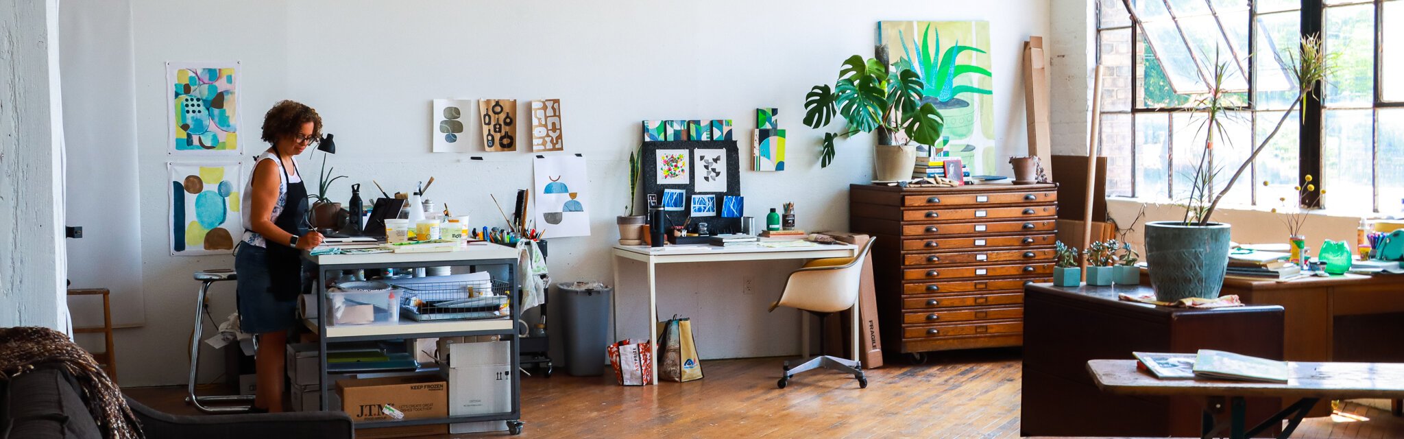 Yolanda Gonzalez, visual artist at Salon 1111