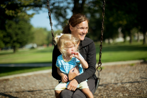 Jenny White, Moms-in-Tow.