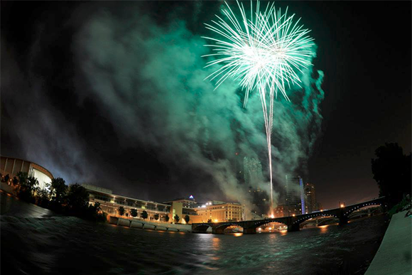 Fourth of July: and the colorful moment