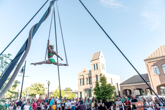 Street Performer Series: Get thee to Holland