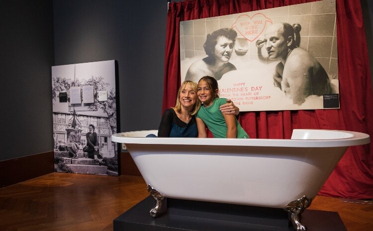 The bathtub photo booth is inspired by Julia and Paul’s Valentine’s cards.