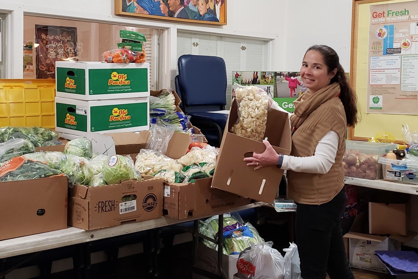 SR2H member Lisa Lewis is based out of Wyoming, Michigan, with United Church Outreach Ministry (UCOM), where she's been leading virtual Health Through Literacy programming and assists with distributing fresh produce in the community.  