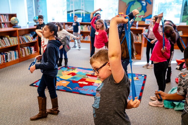 Kids participate in a Best Food Forward class at Pearl Lean Elementary in Warren.