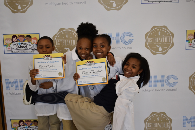 "Graduates" of Michigan Health Council's Mini Medical School.